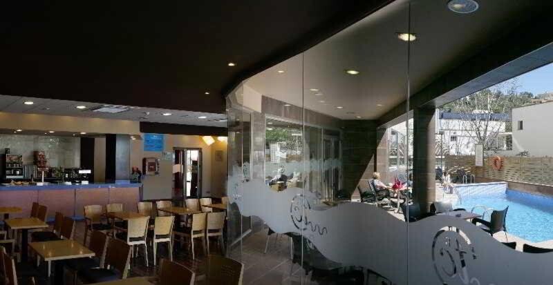 Tossa Beach Center photo 3