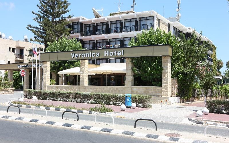 Veronica photo 8