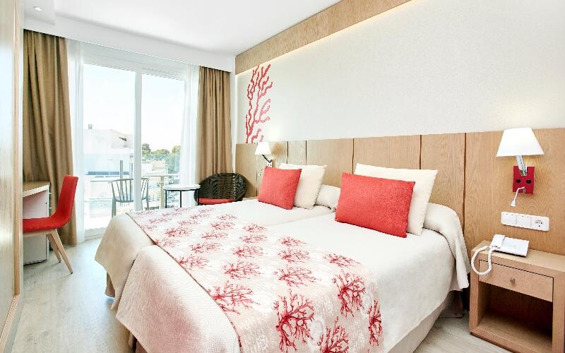 Universal Hotel Perla photo 7