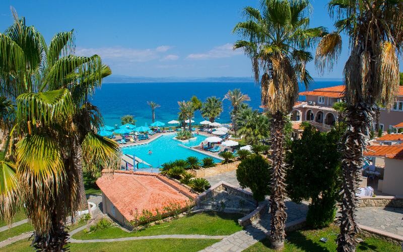 Aristoteles Beach photo 2