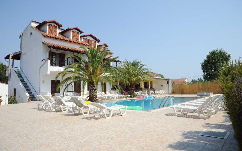 Captain's Studios & Apartments photo 2