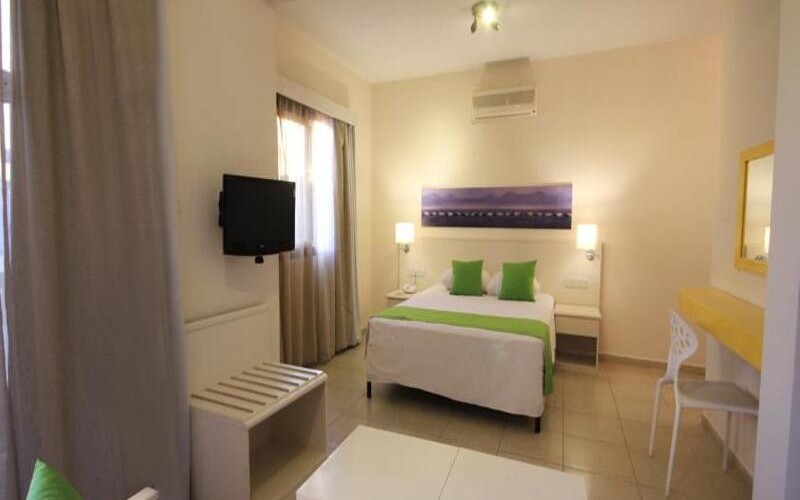 Sea Cleo Napa Hotel photo 19