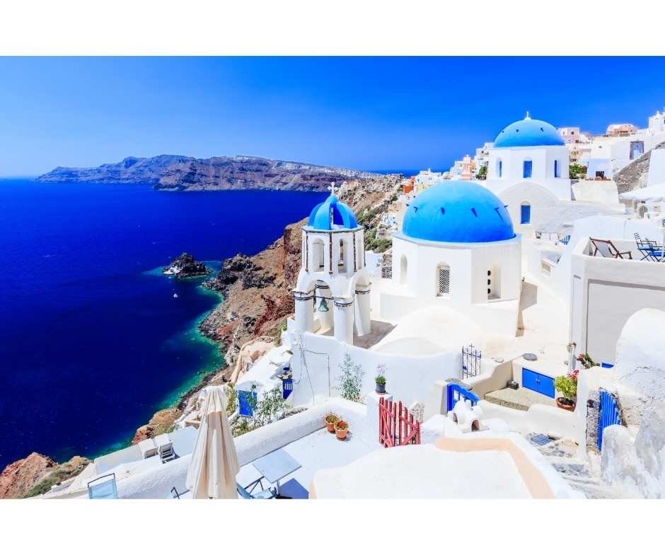 Santorini – biała perła na czarnym piasku