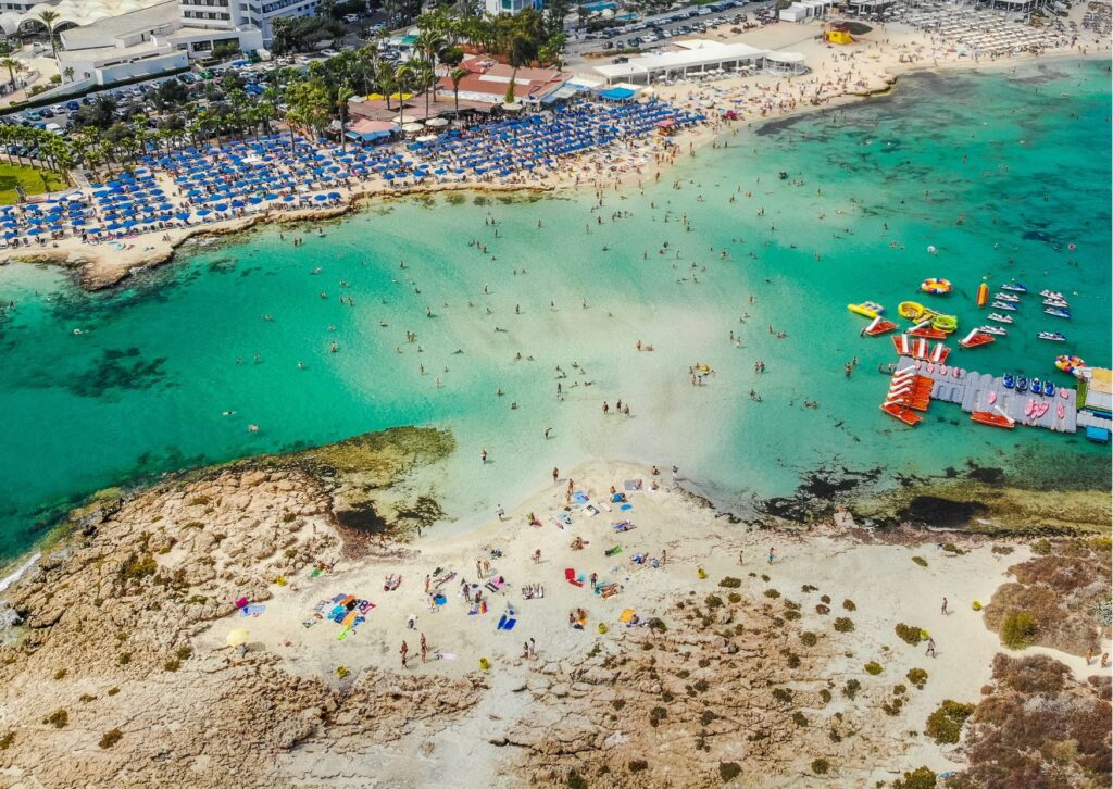 plaża Nissi Beach, Cypr